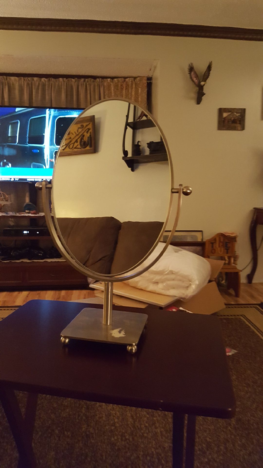 Heavy duty vanity mirror