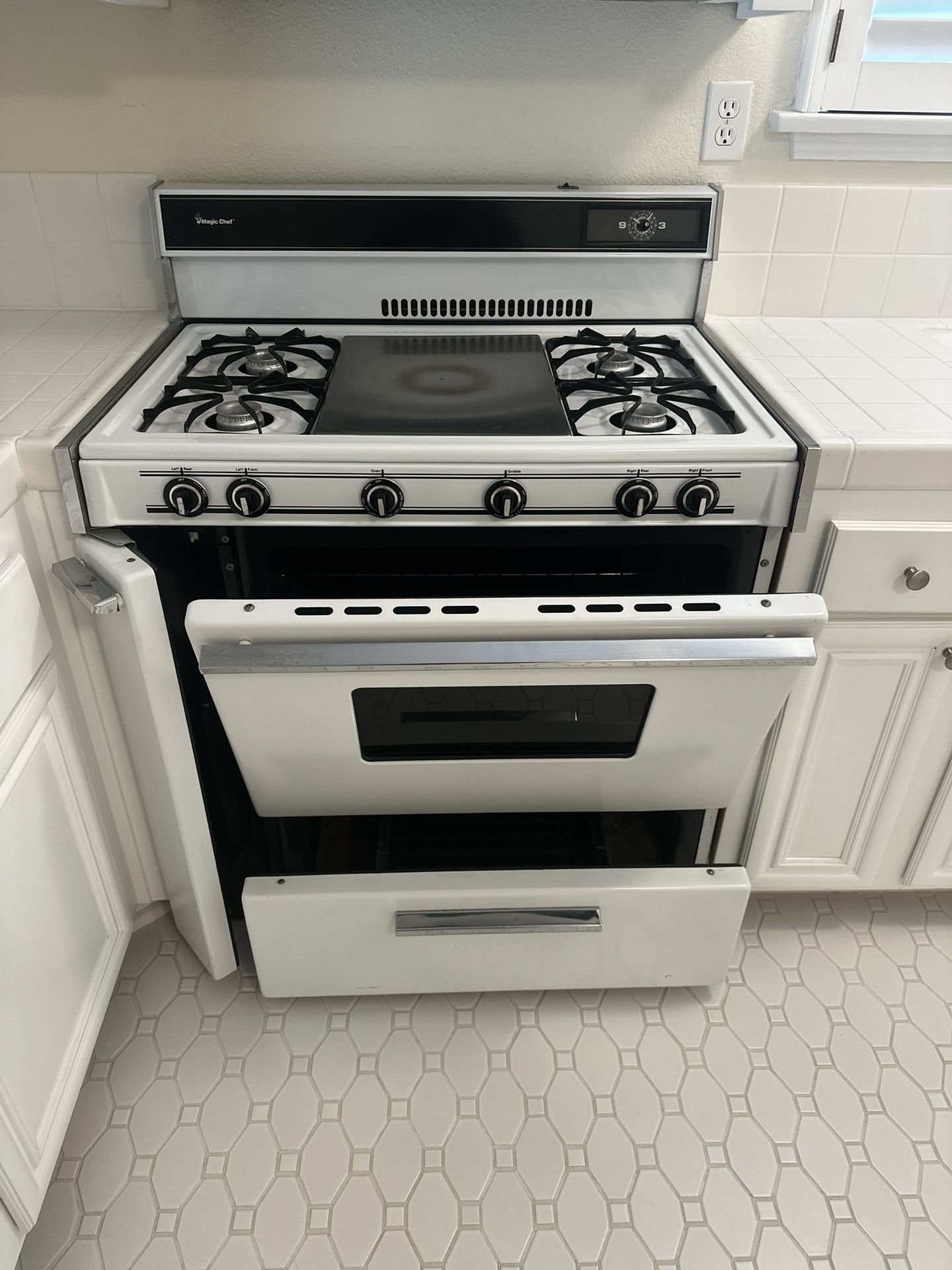 Vintage Magic Chef Gas Range