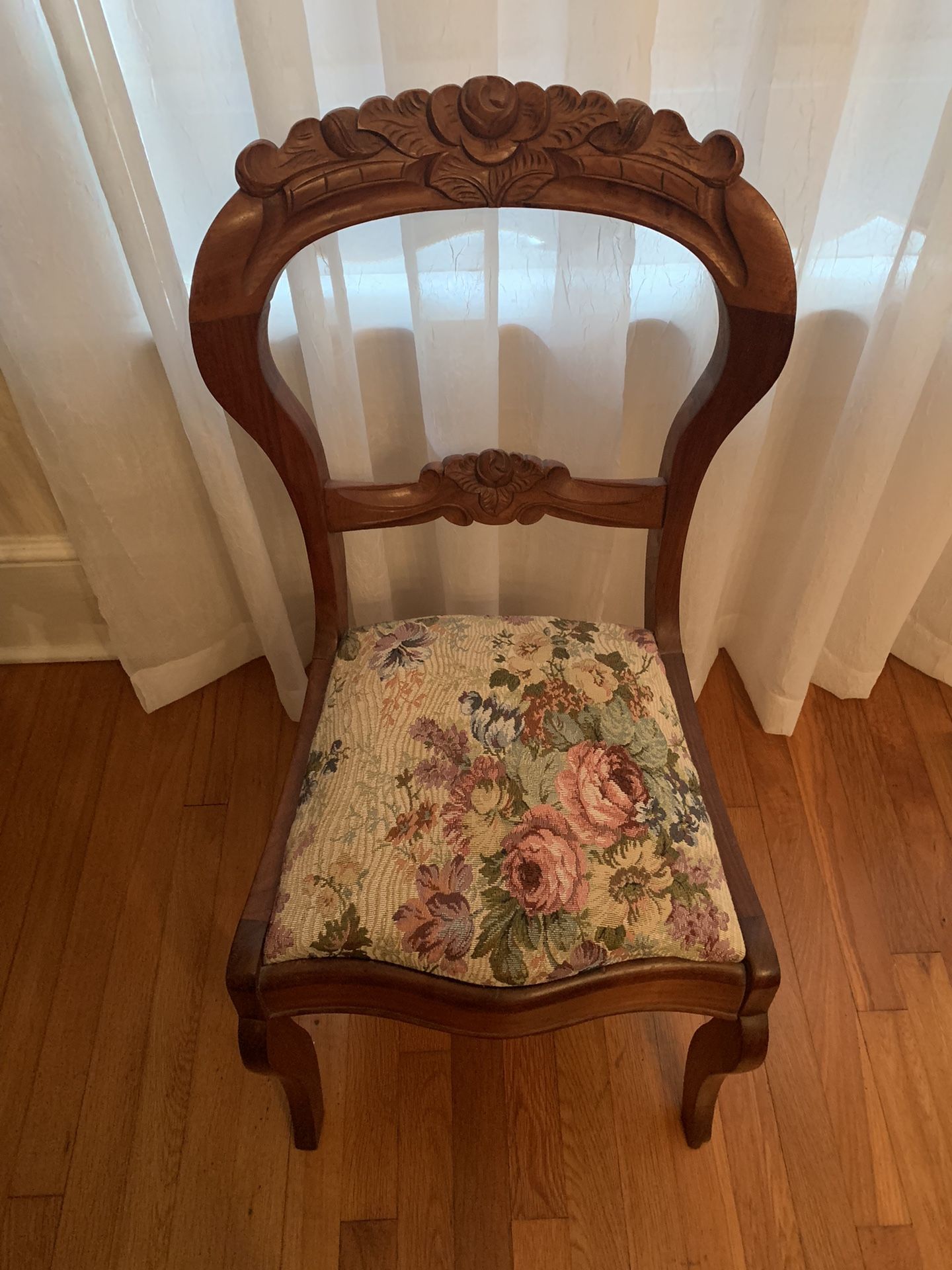 Antique Victorian Walnut Balloon Back Chair