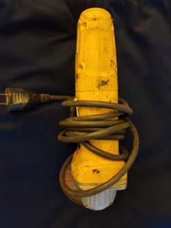 DEWALT ANGLE GRINDER