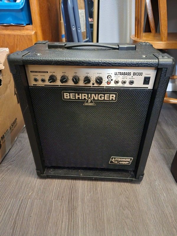 Behringer Ultrabass Bx300 Amp