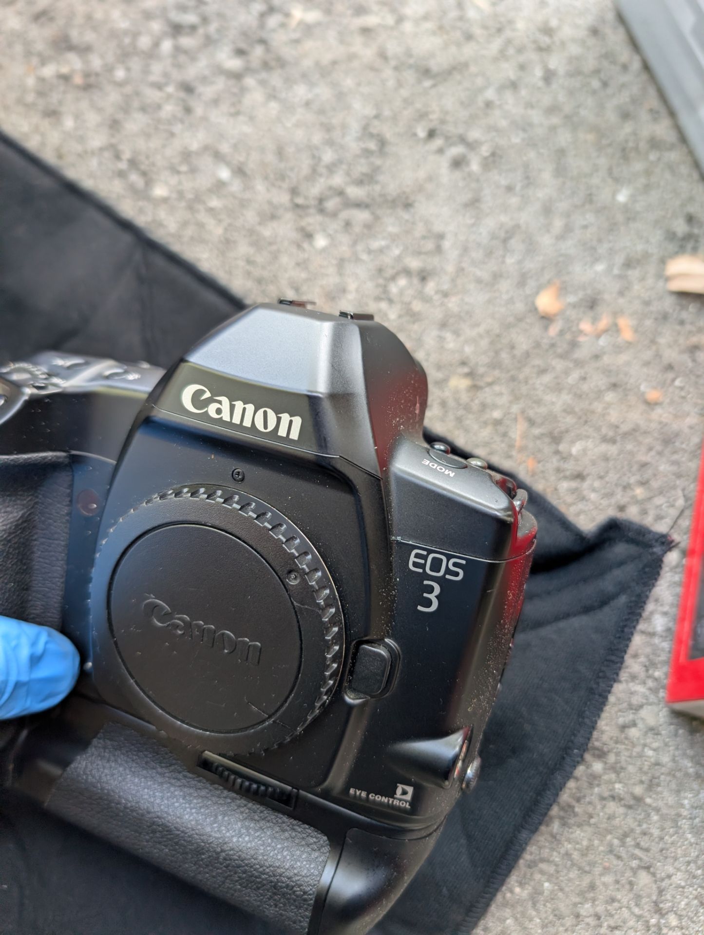 Canon EOS-3 35mm SLR Film Camera