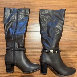 Women’s Karen Scott Brown color knee high boots, size 5.5M