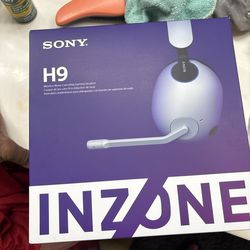 New in one  h9 Sony ear phones