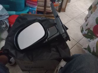 1999 Dodge Caravan, Plymouth Voyager Drivers Side Mirror.