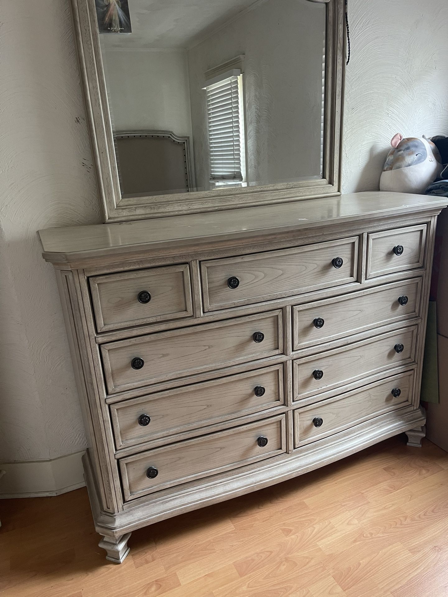 Queen Bedroom Set
