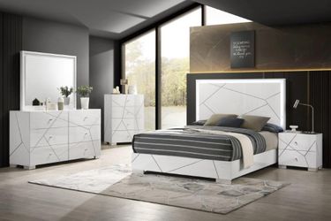 4 PC Bedroom Set 