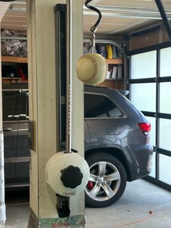Finch Windmill Pitching Machine (Baseball/Softball Trainer)
