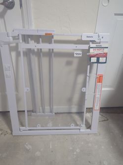 New, open box Pet door Babelio