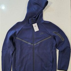 Nike Tech Fleece- Obsession Sz. L