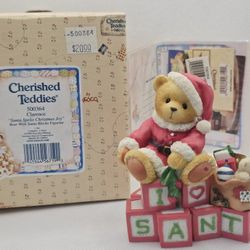 New CHERISHED TEDDIES Clarence Winter BEAR FIGURINE Santa blocks Christmas 

MINT CONDITION,  STORED IN THE BOX
Box in good condition,  minimal wear

