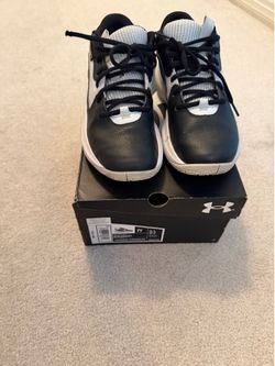 Under Armour Youth Tennis Shoes - Size 7Y