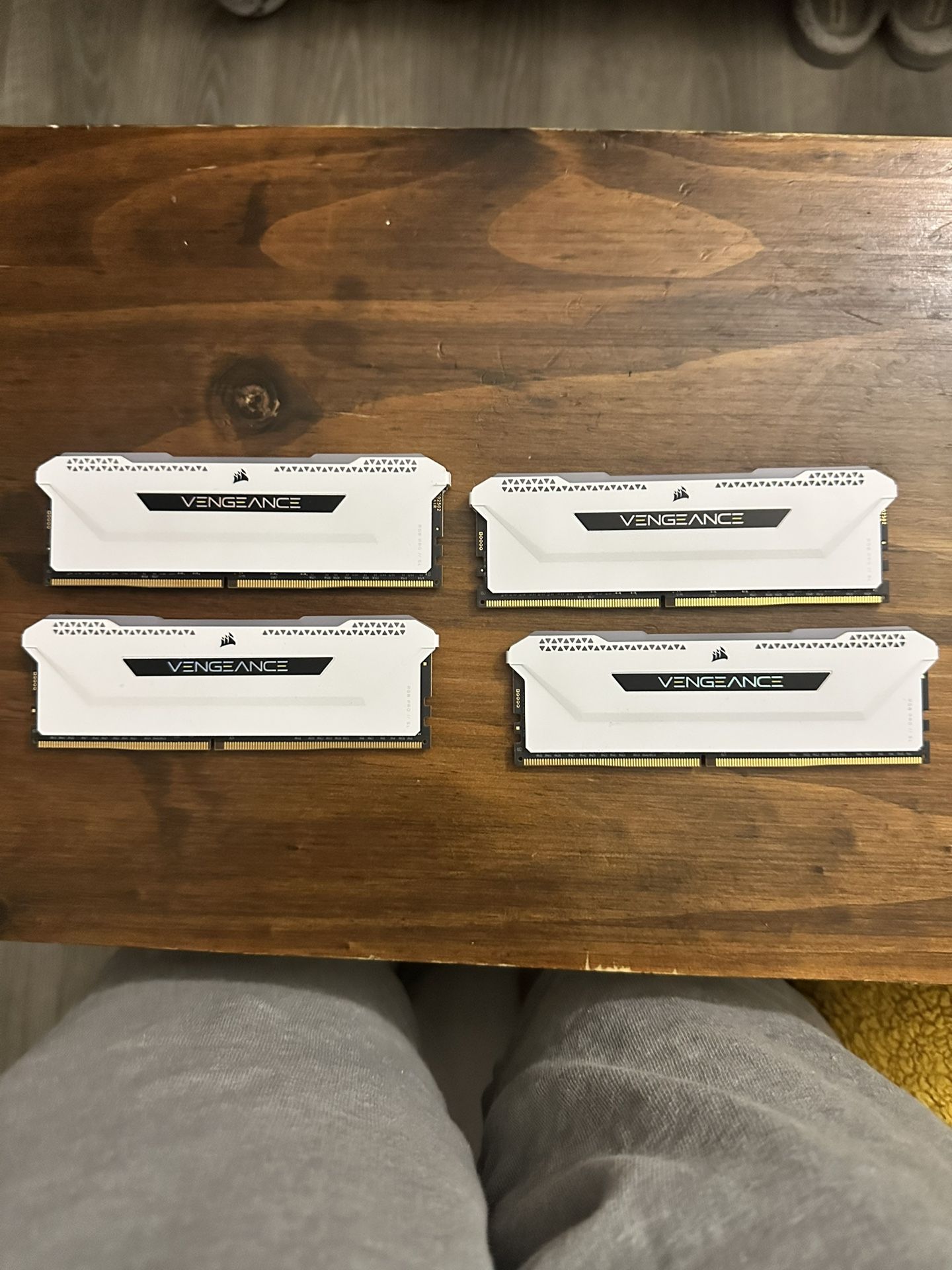 CORSAIR VENGEANCE RGB PRO SL DDR4 RAM 32GB (2x16GB) 3600MHz CL18-22-22-42 1.35V Intel AMD Desktop Computer Memory - White