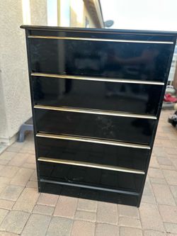 Black 5-Drawer Dresser with Gold Handles