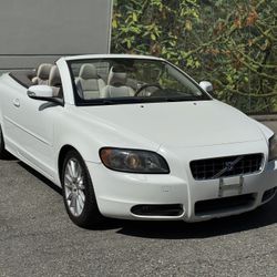 2009 VOLVO C70 T5 CONVERTIBLE  2.5L I5 F DOHC 20V GASOLINE FRONT WHEEL DRIVE Great summer car, 163,186 miles, clean title, white on white l