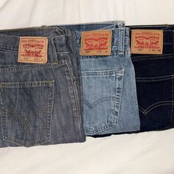 3 pairs of Levi’s Jeans Size 33x32