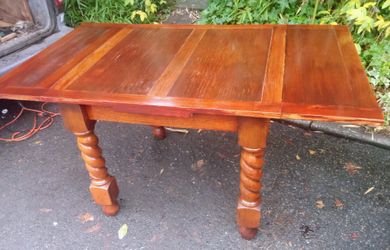 Small Dining Table, Expands