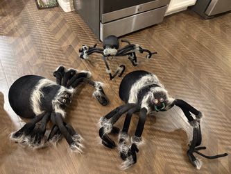 HALLOWEEN SPIDERS FAUX SPIDERS SET OF 3 HUGE SPIDERS LARGE