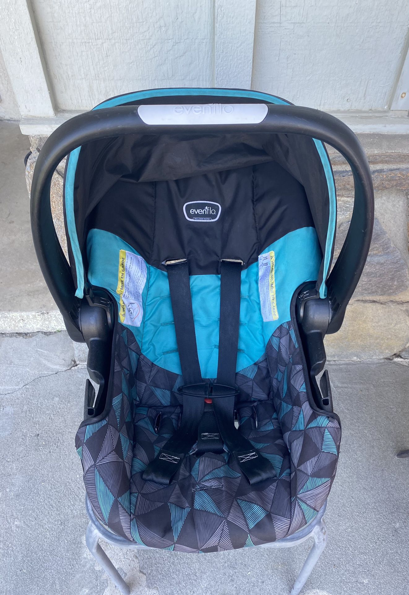 Evenflo Newborn/ Infant Car seat 