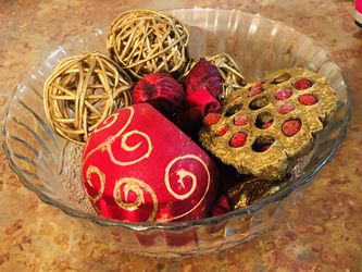 Holiday Potpourri in Beveled Glass Bowl