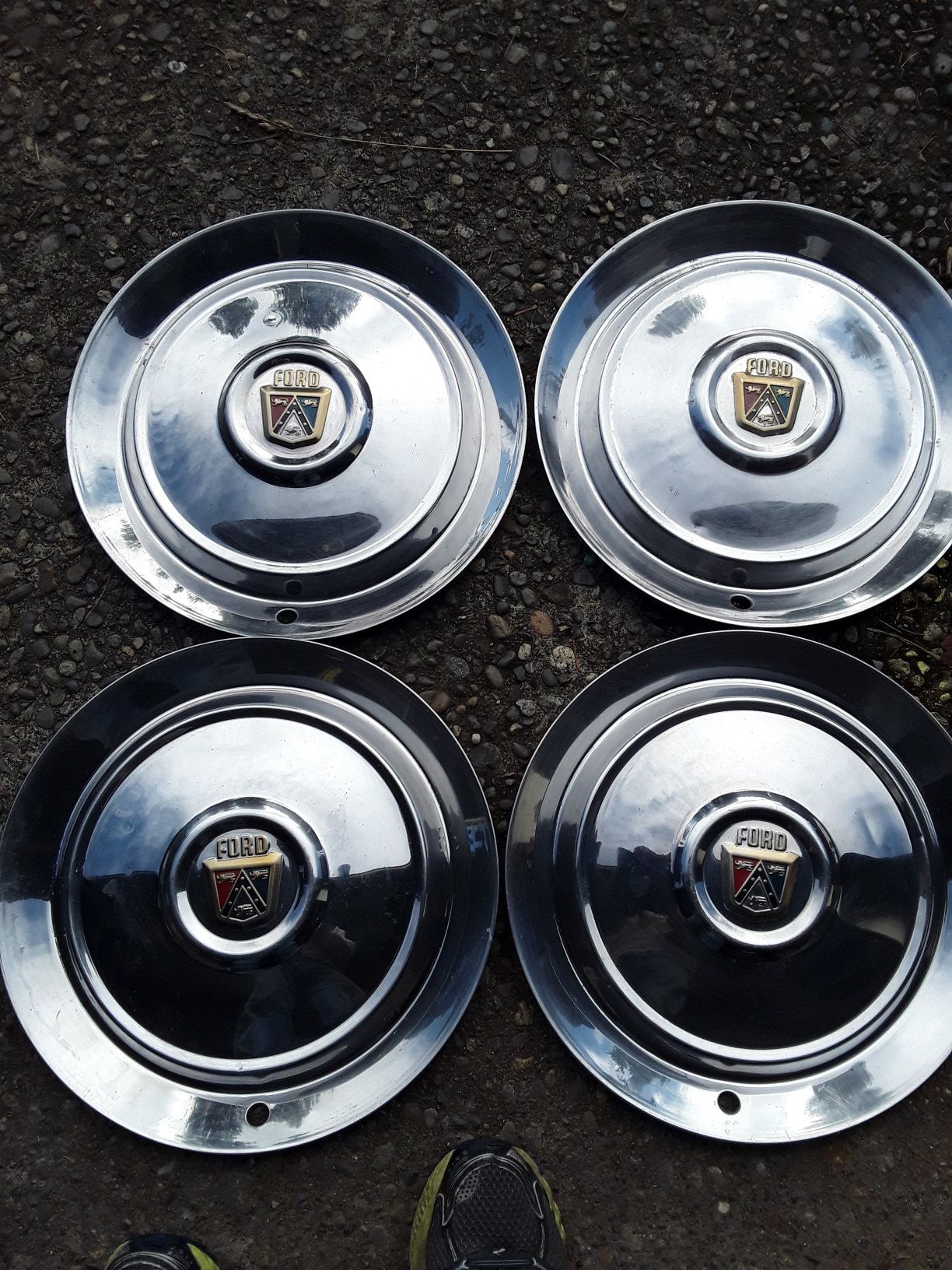 1954 Ford Hubcaps