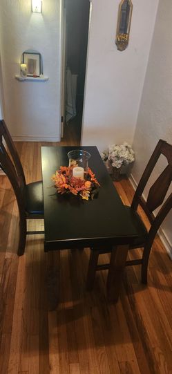 Dinning Set table 2 chairs