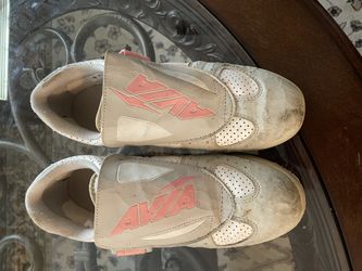 Used Woman’s Avia cycling Shoes