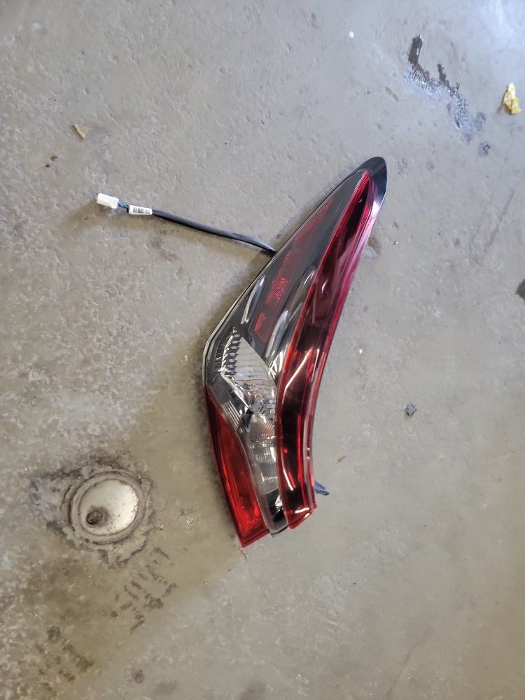 Toyota Camry 21 To 23Tail Lamp Left Side