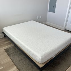 Full Sized Black platform bed with 7” Memory Foam Mattress