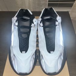 Yeezy 700 MNVN ‘Blue Tint’ 