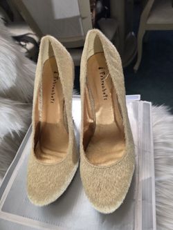 NWOT Fahrenheit Heels 