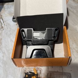 ARMOTECH Magnetic Holster Mount 