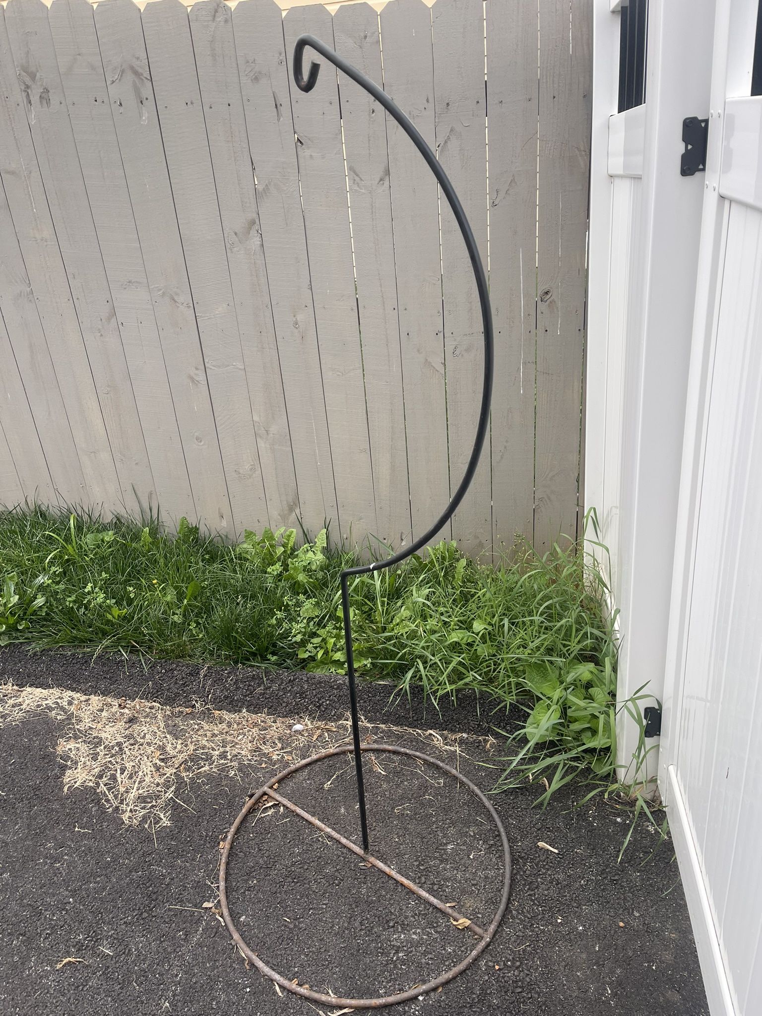 Metal Hanging Stand – Great for Planters, Lanterns, or Decor