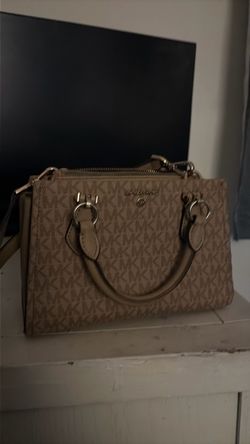 Micheal Kors Purse ( REAL )