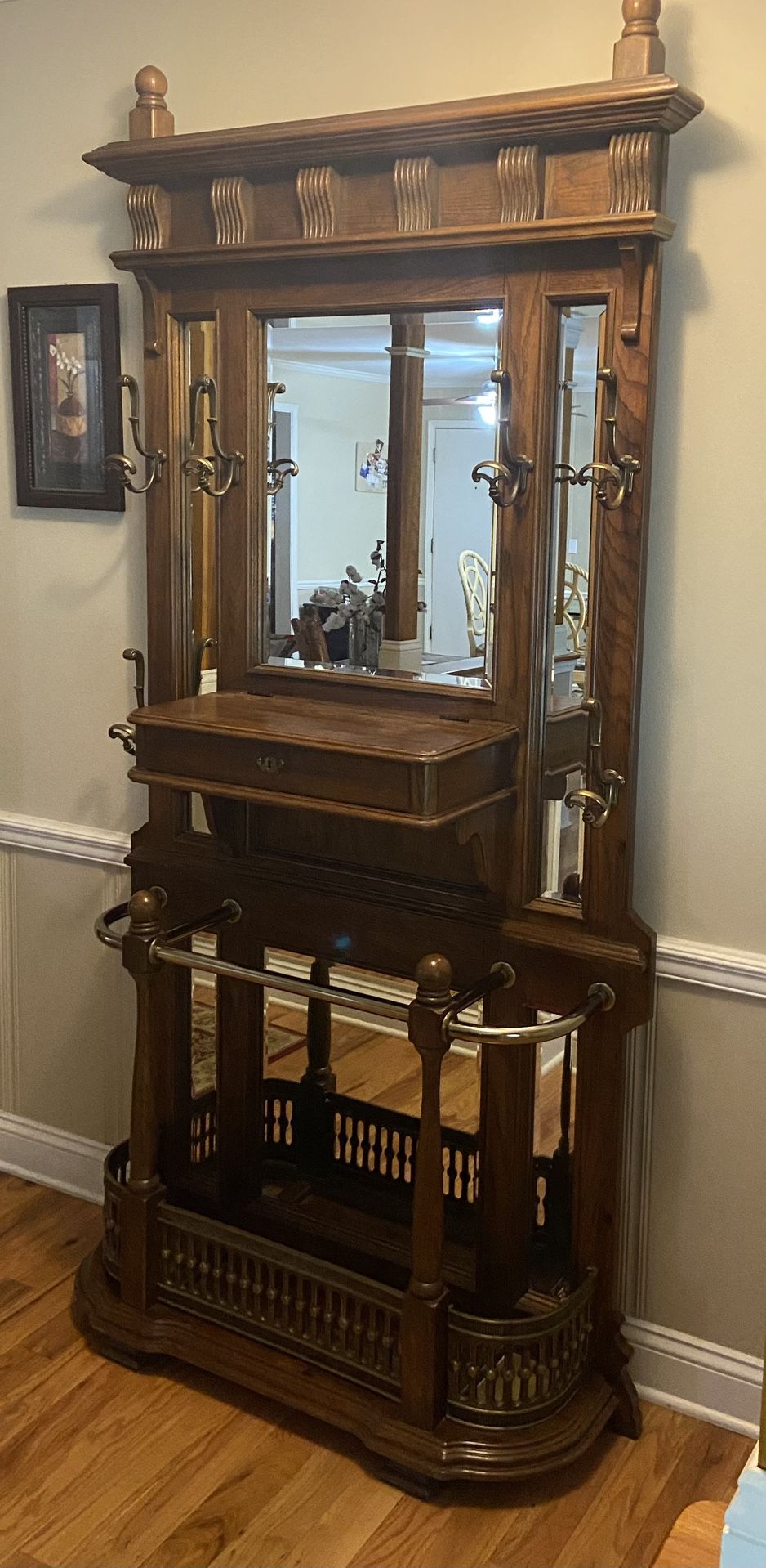 Tolstay Mirrored Hall Tree