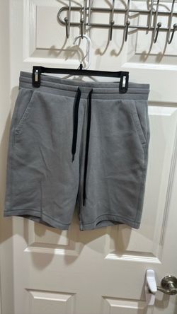 Medium men’s gray shorts