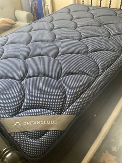 Dreamcloud, DreamCloud Luxe Hybrid Mattress, Full, Like New