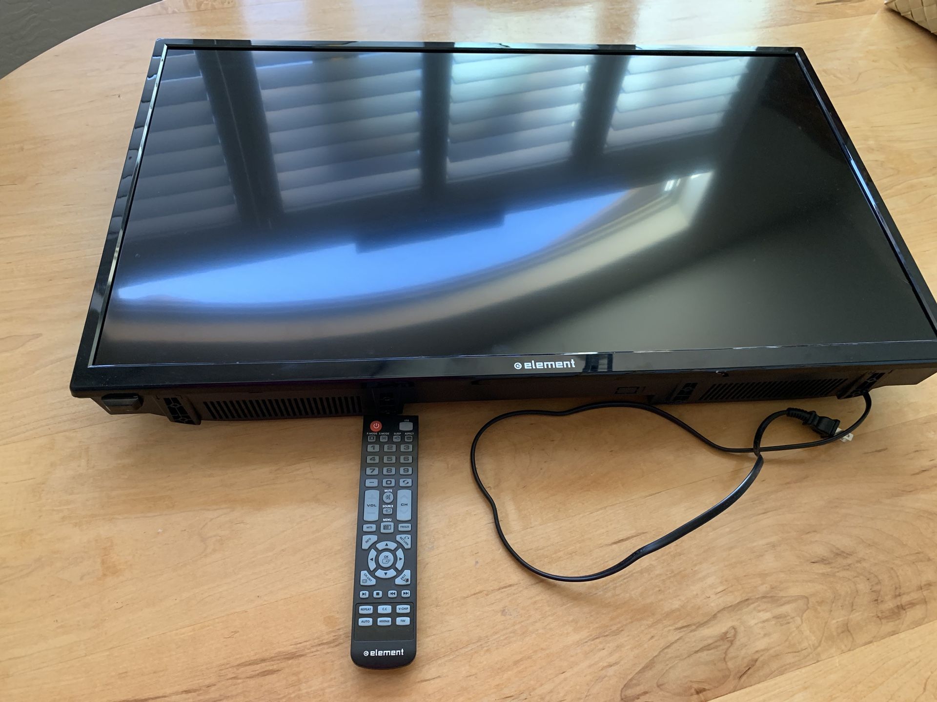 Element 32” TV Class LED HDTV ELEFW328