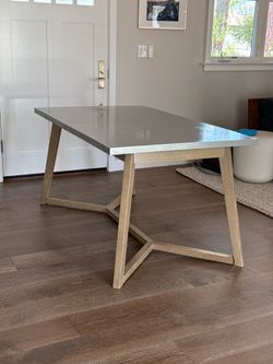 Free table - extendable center section