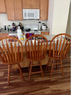 Bar stools for kitchen island