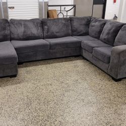 Large Sectional (I CAN DELIVER)