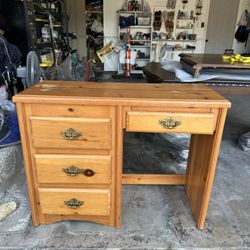 Solid Wood Children’s Desk – Sturdy with Storage