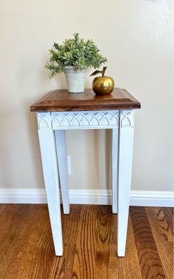 Elegant Accent Table / Plant Stand