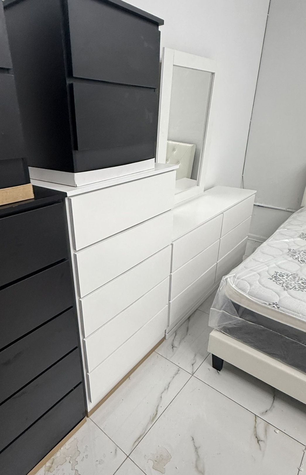 Dresser Whit Mirror And Chest - Cómoda Con Espejo Y Gavetero