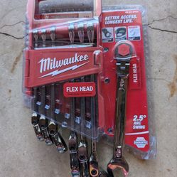 Milwaukee wrenches