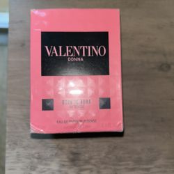Valentino Donna Born In Roma Intense