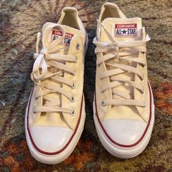 Converse Chuck Taylor Size 8 