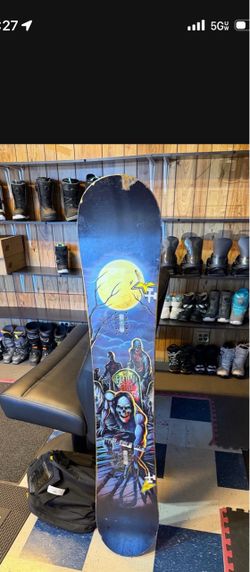 flow era 155 snowboard located at Sin city snowboards