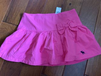 Pretty Abercrombie new with tags size to skirt with built-in slip