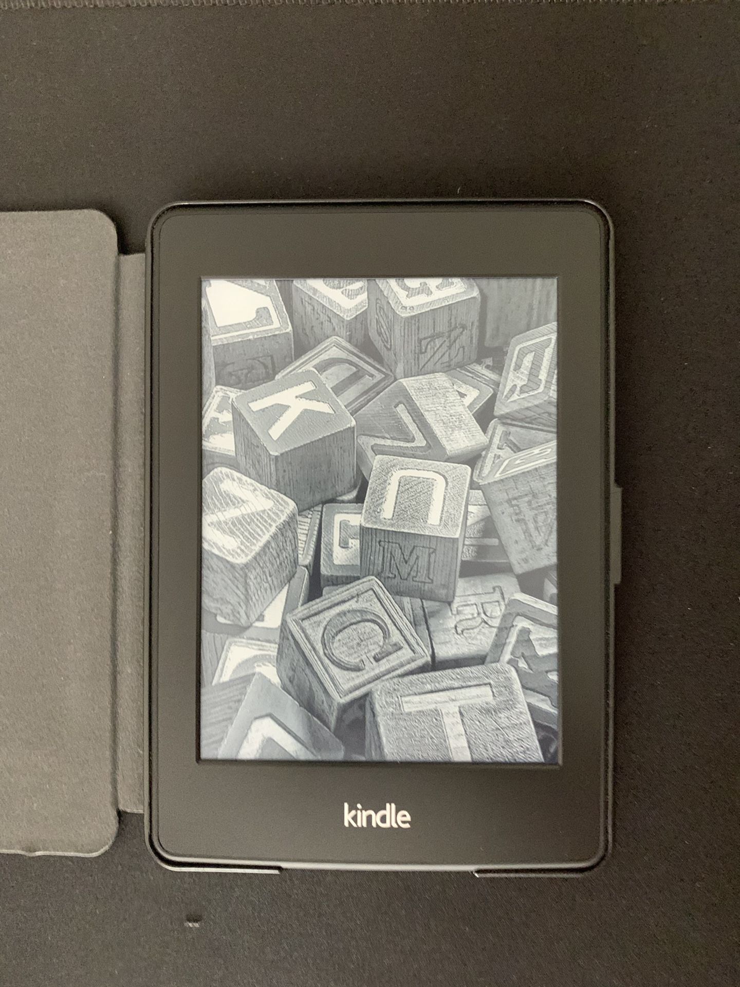 Amazon Paperwhite 4GB 7th generation kindle ebook reader Please Read